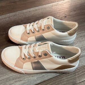 Blowfish Malibu Sneakers with gold and Silver Accents ladies size 7.5